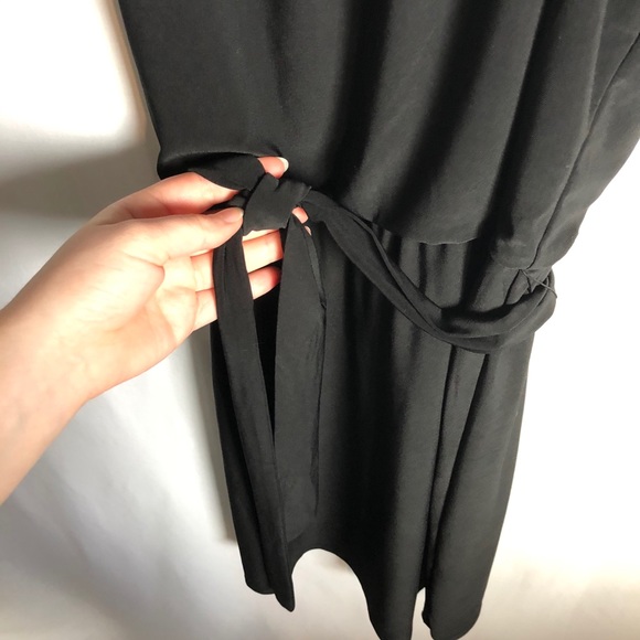 WHBM Black natural waist sleeveless dress - Picture 2 of 11